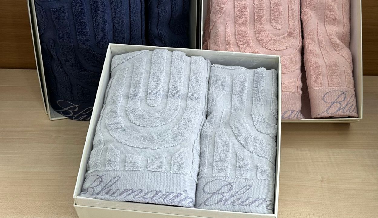 Set di asciugamani perfetti come bomboniere per la cresima originali ed utili.